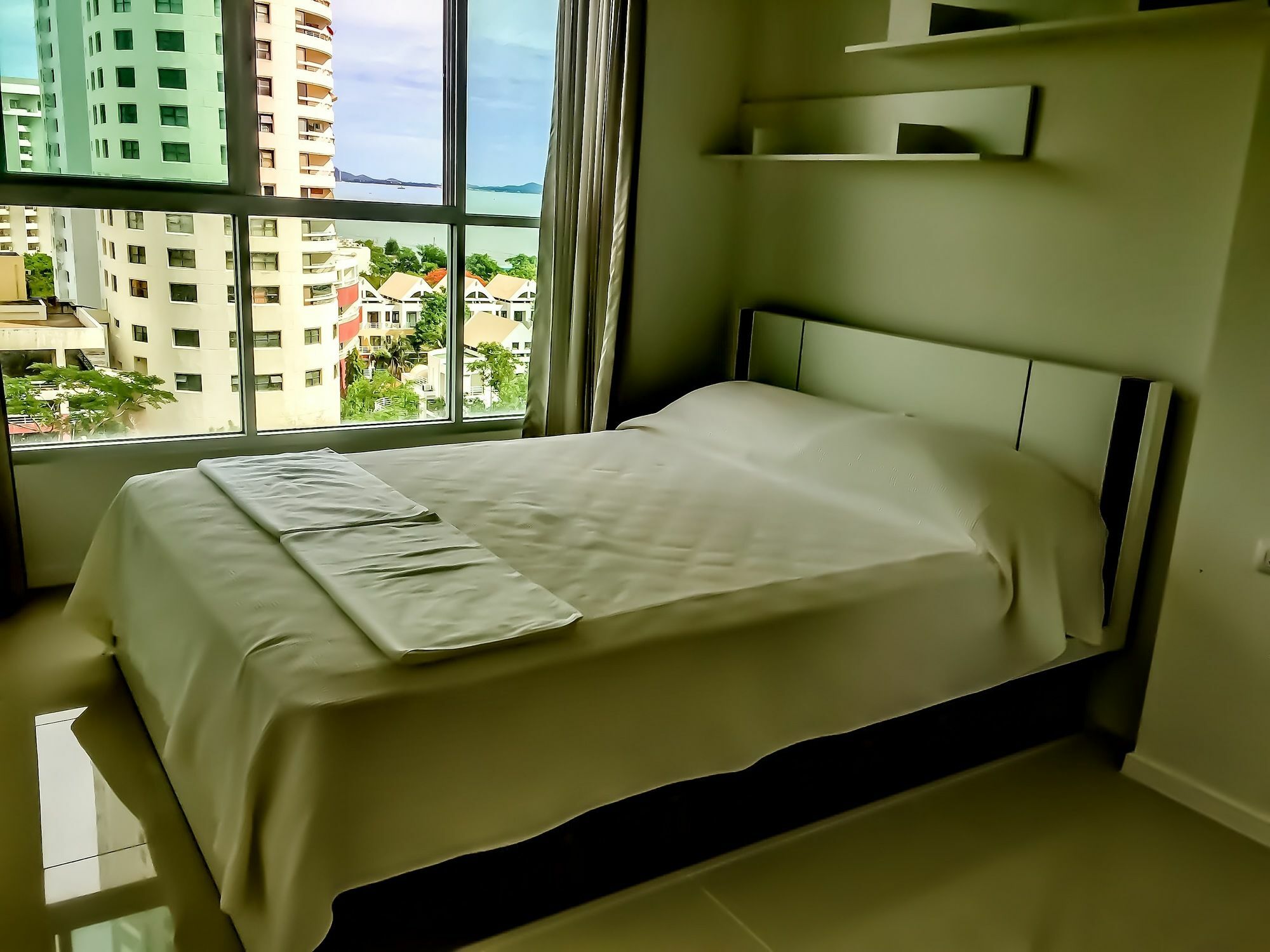 Hotel Lumpini Seaview Jomtien By Parikal Exterior foto
